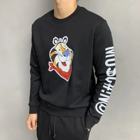 モスキーノ パーカー