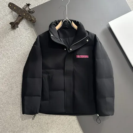 バレンシアガ ダウンジャケット