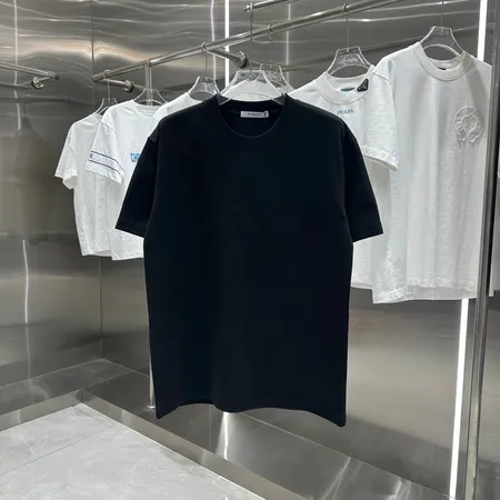 ヴァレンティノ Tシャツ