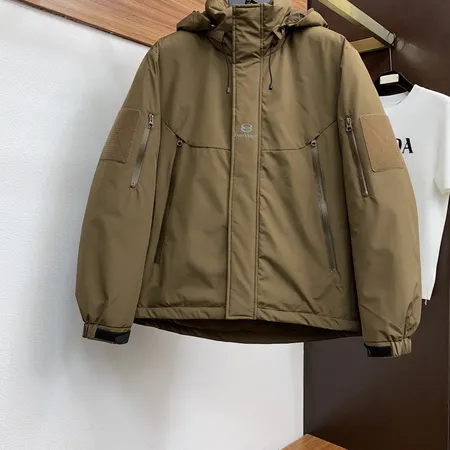 バレンシアガ ダウンジャケット