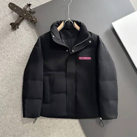 バレンシアガ ダウンジャケット