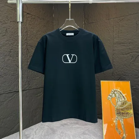 ヴァレンティノ Tシャツ