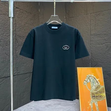 プラダ Tシャツ