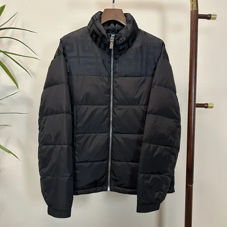 ジバンシィ ダウンジャケット