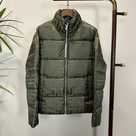 ジバンシィ ダウンジャケット