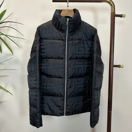 ジバンシィ ダウンジャケット