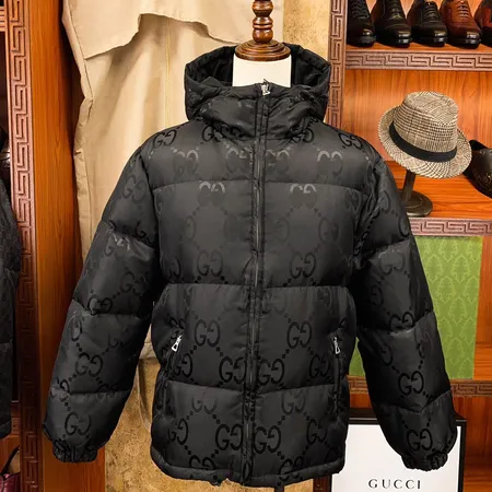 グッチ ダウンジャケット