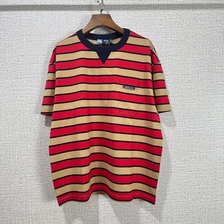プラダ Tシャツ