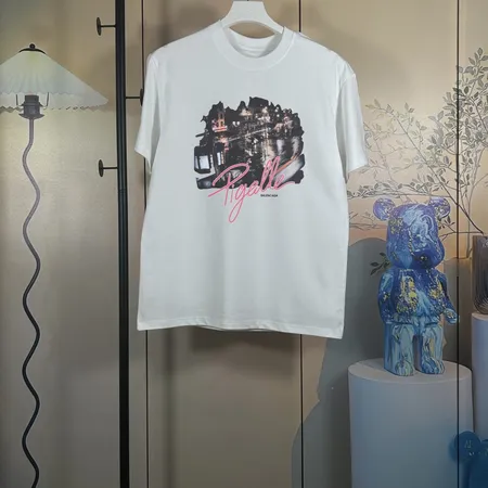 バレンシアガ Tシャツ