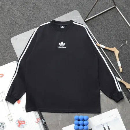 アディダス パーカー