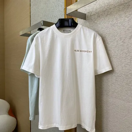 ジバンシィ Tシャツ