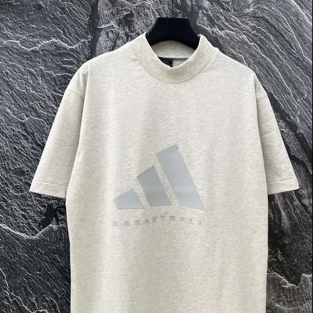 アディダス Tシャツ