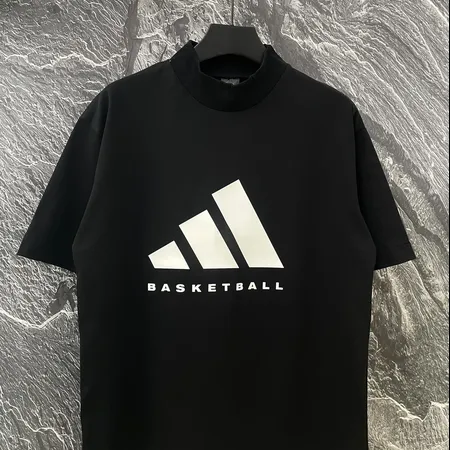 アディダス Tシャツ