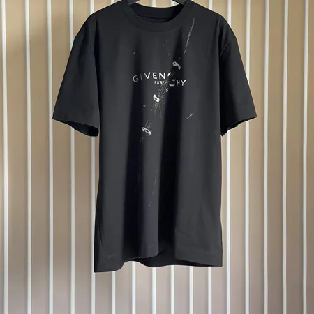 ジバンシィ Tシャツ