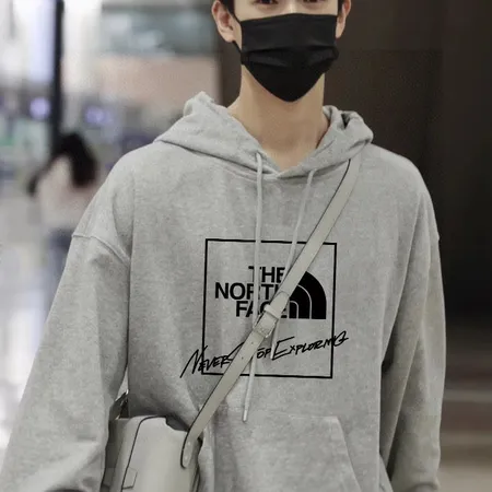 ノースフェイス パーカー