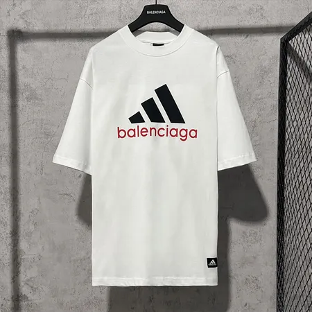 アディダス Tシャツ