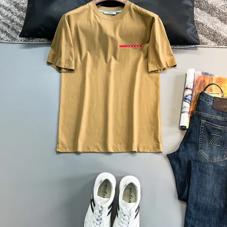 プラダ Tシャツ