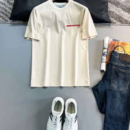 プラダ Tシャツ