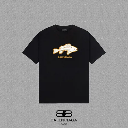 バレンシアガ Tシャツ