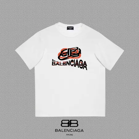 バレンシアガ Tシャツ