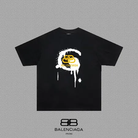 バレンシアガ Tシャツ