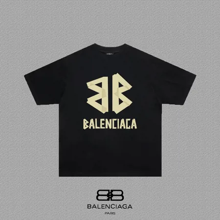 バレンシアガ Tシャツ