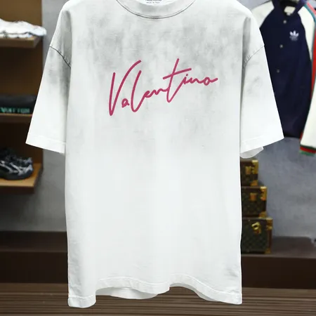 ヴァレンティノ Tシャツ