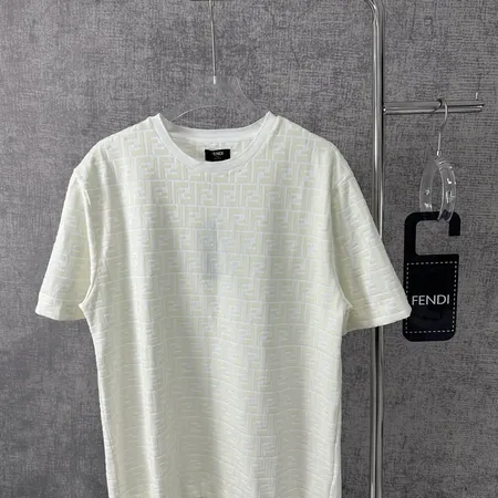 フェンディ Tシャツ