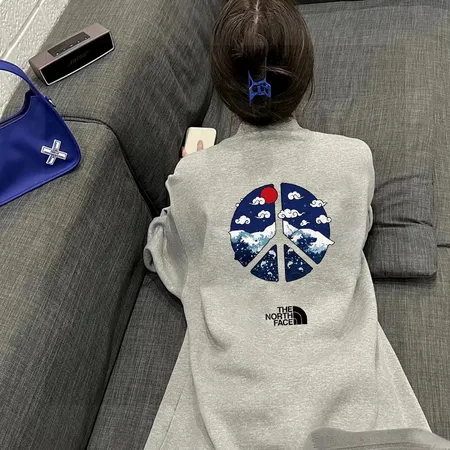 ノースフェイス パーカー