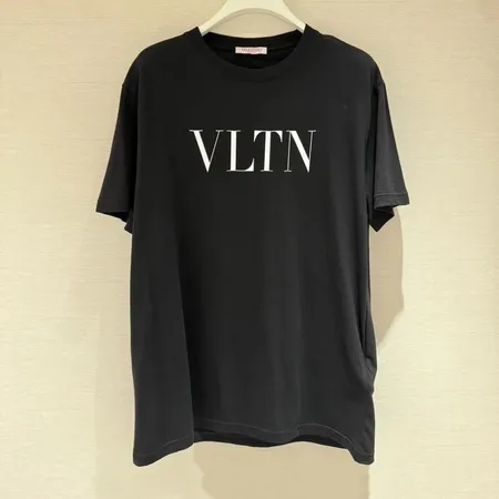 ヴァレンティノ Tシャツ