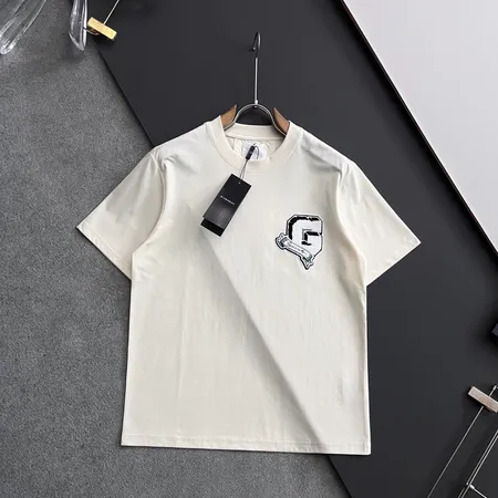 ジバンシィ Tシャツ