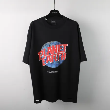 バレンシアガ Tシャツ