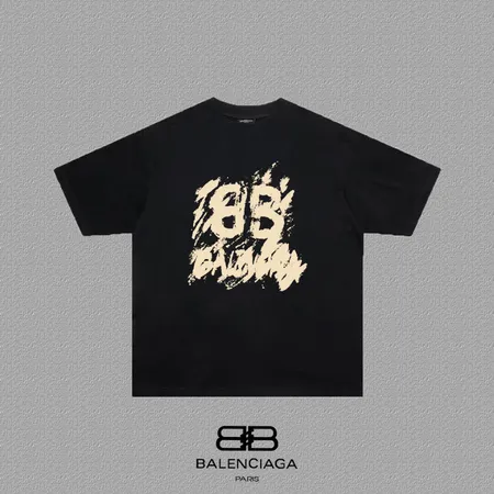 バレンシアガ Tシャツ