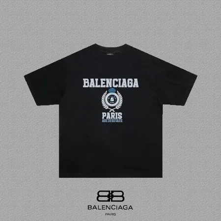 バレンシアガ Tシャツ