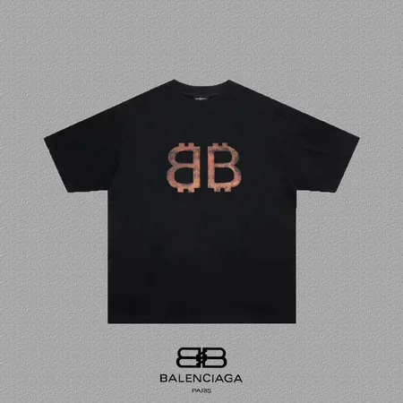 バレンシアガ Tシャツ