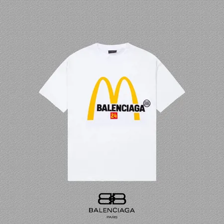 バレンシアガ Tシャツ