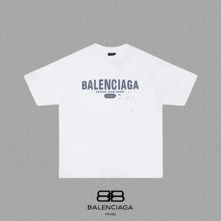 バレンシアガ Tシャツ