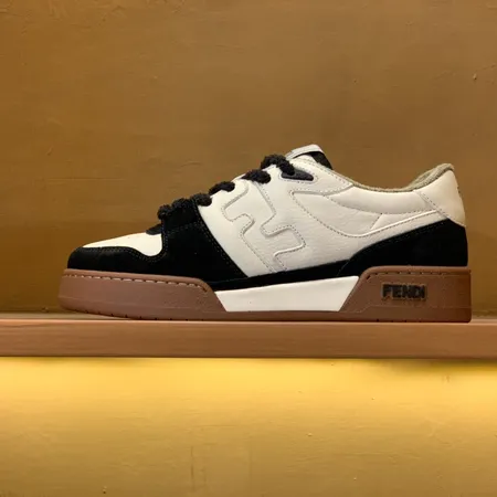 フェンディ カジュアルシューズ