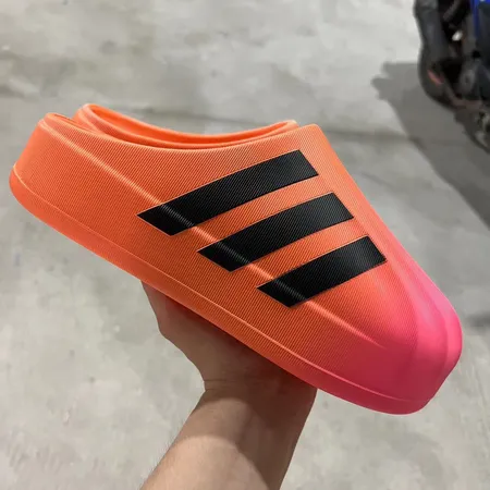 アディダス スリッパ