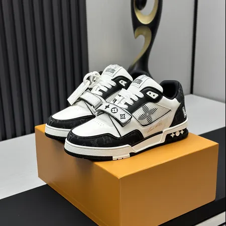 ルイヴィトン カジュアルシューズ