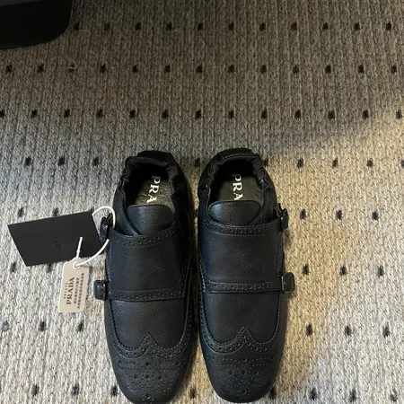 プラダ カジュアルシューズ