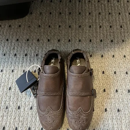 プラダ カジュアルシューズ