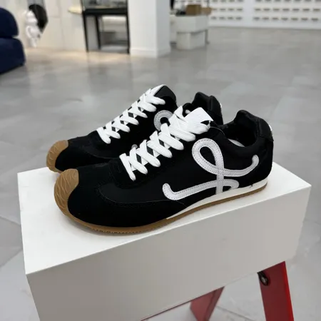 ロエベ スニーカー