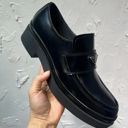プラダ ビジネスシューズ