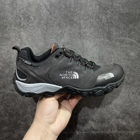 ノースフェイス スニーカー