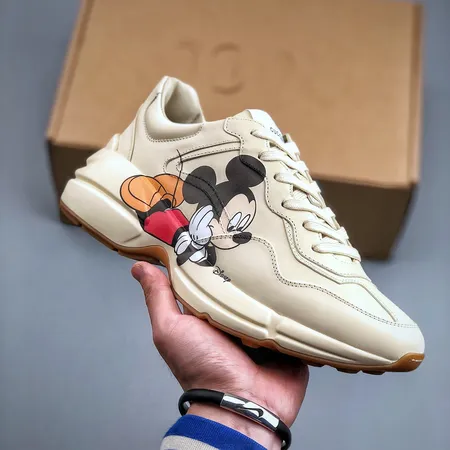 グッチ スニーカー