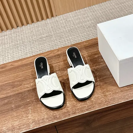 セリーヌ スリッパ