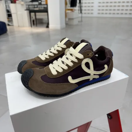 ロエベ スニーカー