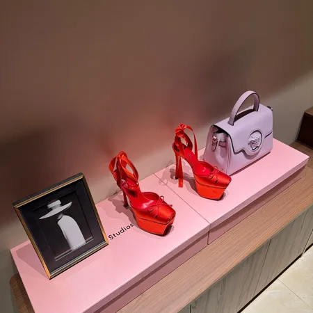 クリスチャン・ルブタン サンダル