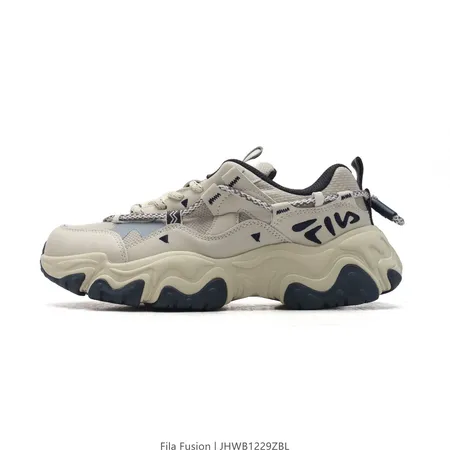 フィラ スニーカー